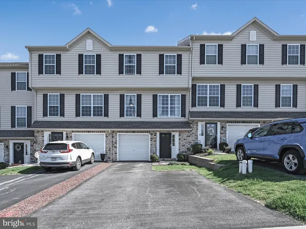 114 Lukens Mill Dr, Coatesville, PA 19320