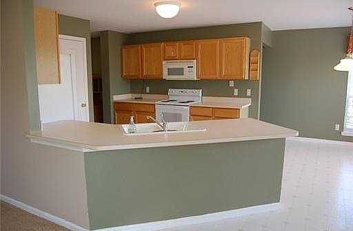 4th image of 3035 Green Valley Dr
