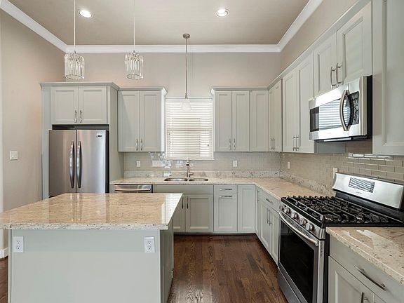 3rd image of 1629 W 23rd St