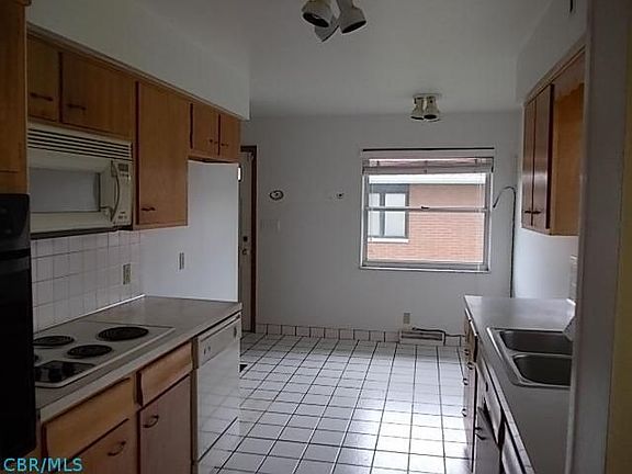 5th image of 1478 Walkath Dr