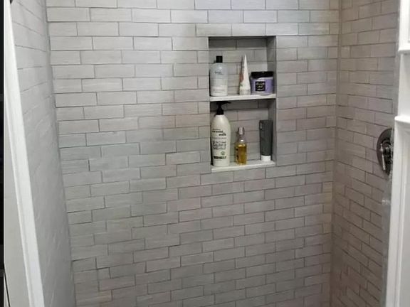 5th image of 316 W 4th St #1