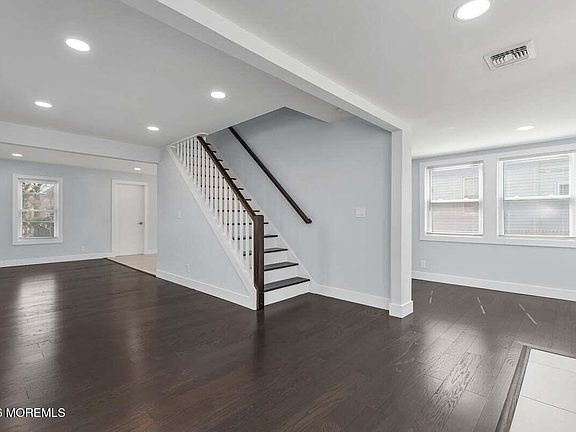 3rd image of 25 Howland Place