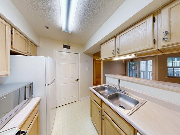 2nd image of 1504 Lincoln Way APT 108