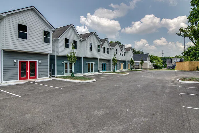 2 bed, 2.5 bath, 1400 sqft, $1,995 — Photo 3