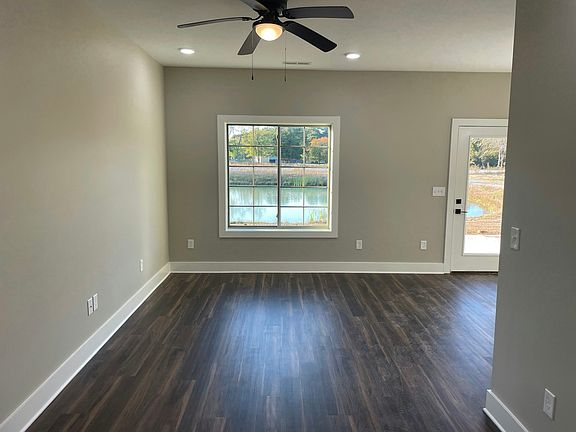 5th image of 111 Haley Dr