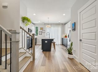 614 W End Dr, Charlotte, NC 28208