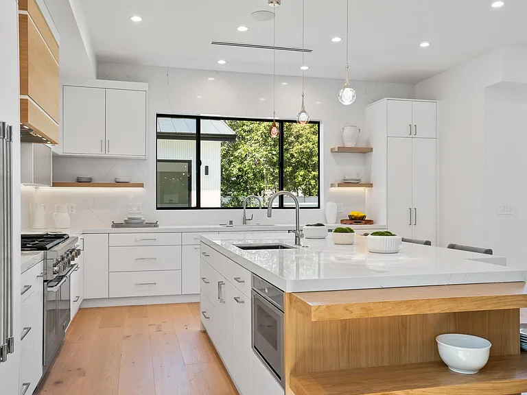4425 Morse Ave — Photo 15