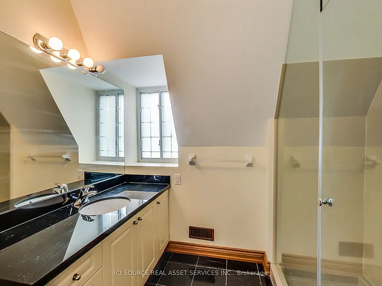 287 Palmerston Ave #MAIN — Photo 29