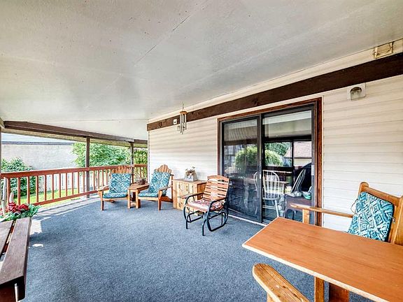 4th image of 31 Ranchero Bay NW