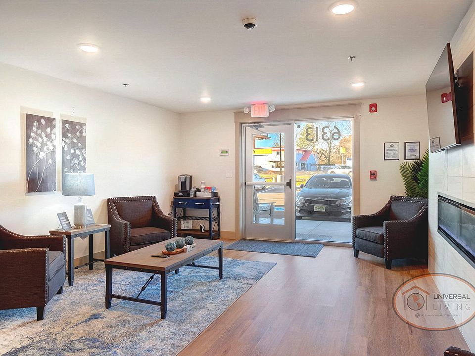 Clubhouse Lounge