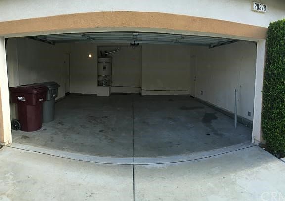 5th image of 28378 Crestwood St