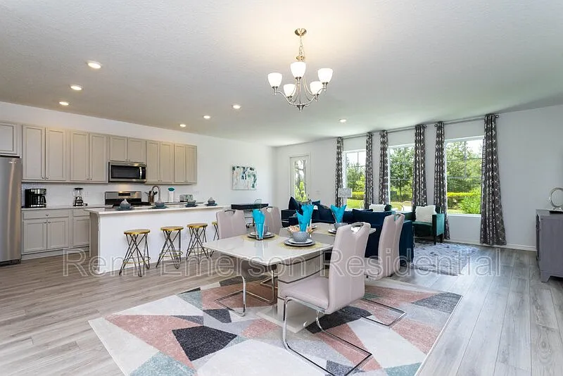 4 bed, 3.5 bath, 2174 sqft, $2,500 — Photo 4