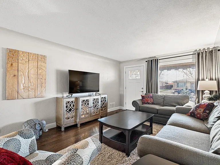 5560 E Thrill Pl — Photo 6