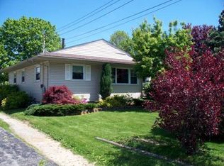 699 Saul Dr, Hubbard, OH