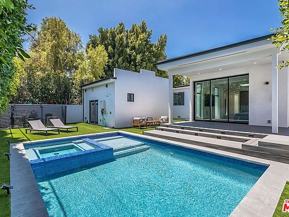 2nd image of 1948 S Point View St