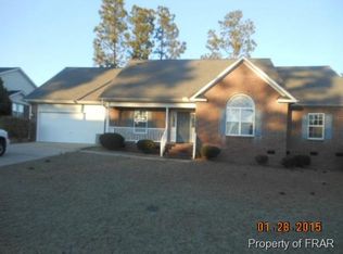 715 Fairbluff Dr, Hope Mills, NC 28348