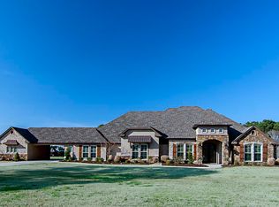 240 Wendy Acres Ave, Longview, TX 75602