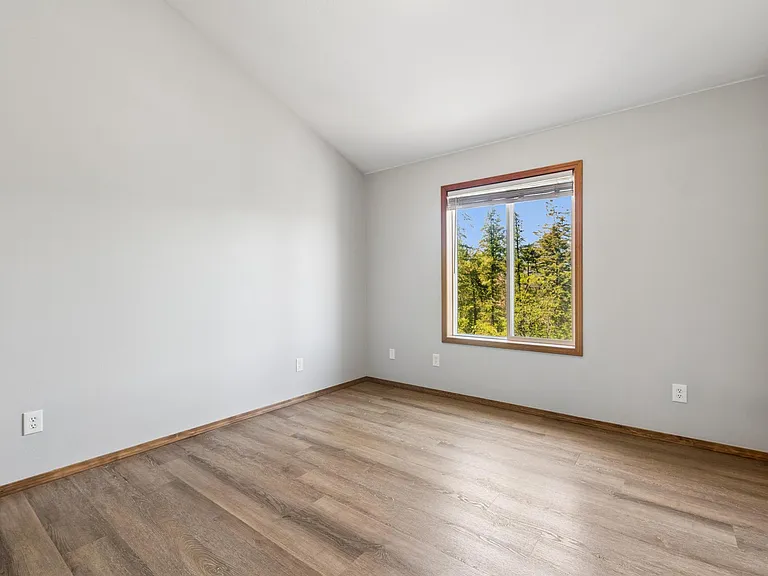 181 Tamarack Woods Dr — Photo 16