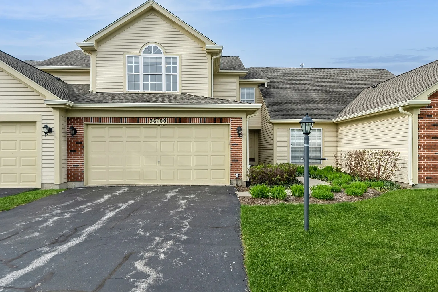 36100 N New Bridge Ct photo 1