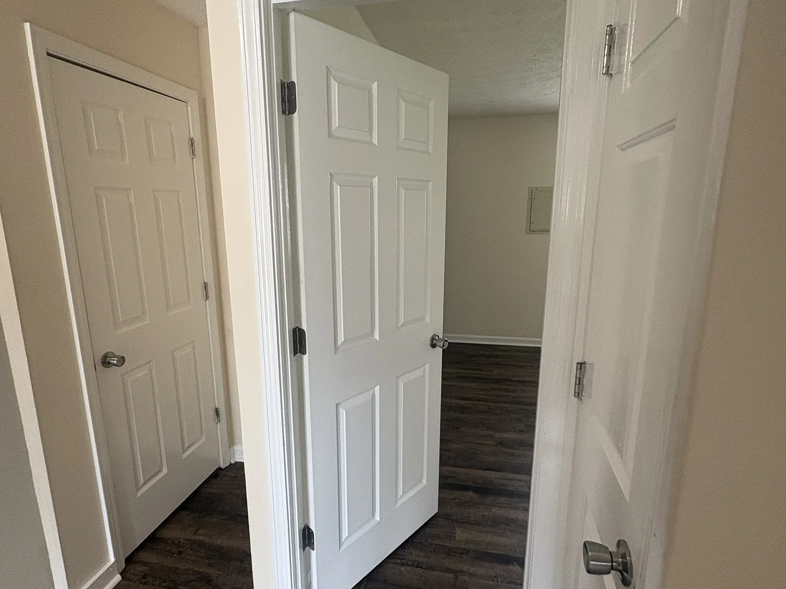 1720 McGregor Ct - Unit H — Photo 4