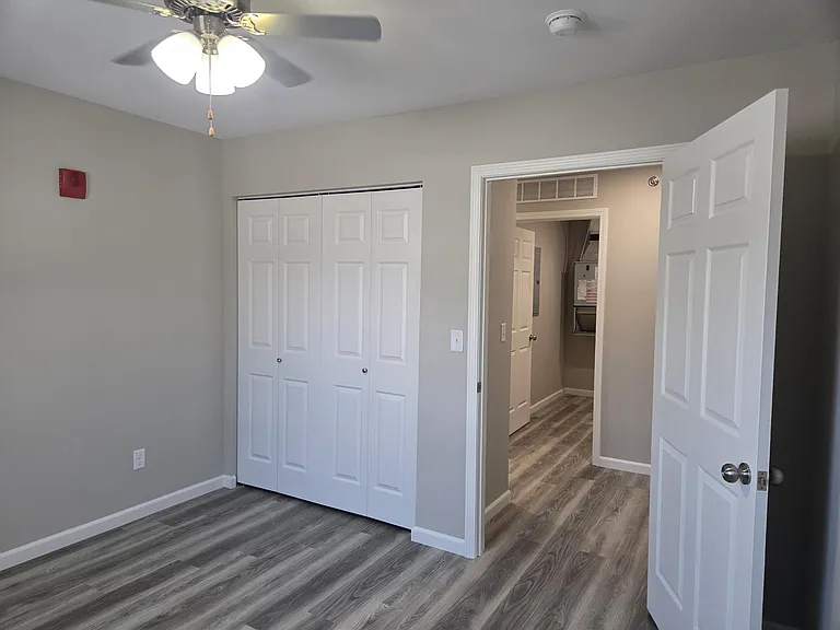 Willow Grove Apartments — Photo 26