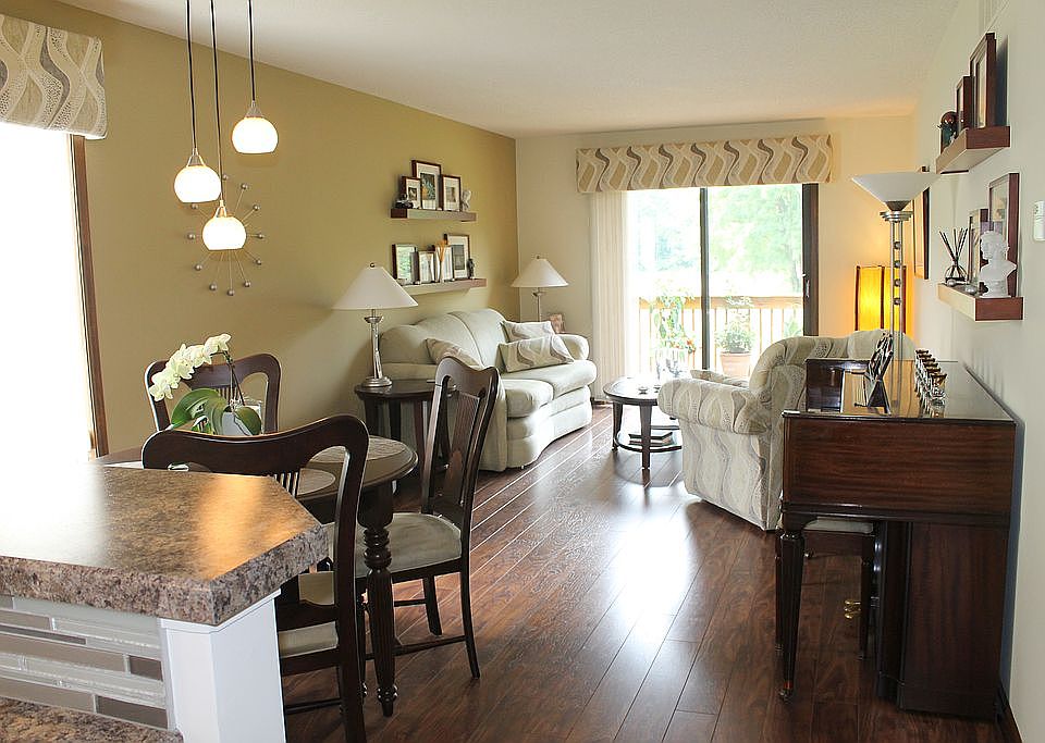 1st image of 3538 Golfside Dr