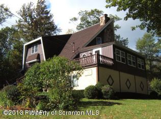 114 Forest Dr, Roaring Brook Township, PA 18444