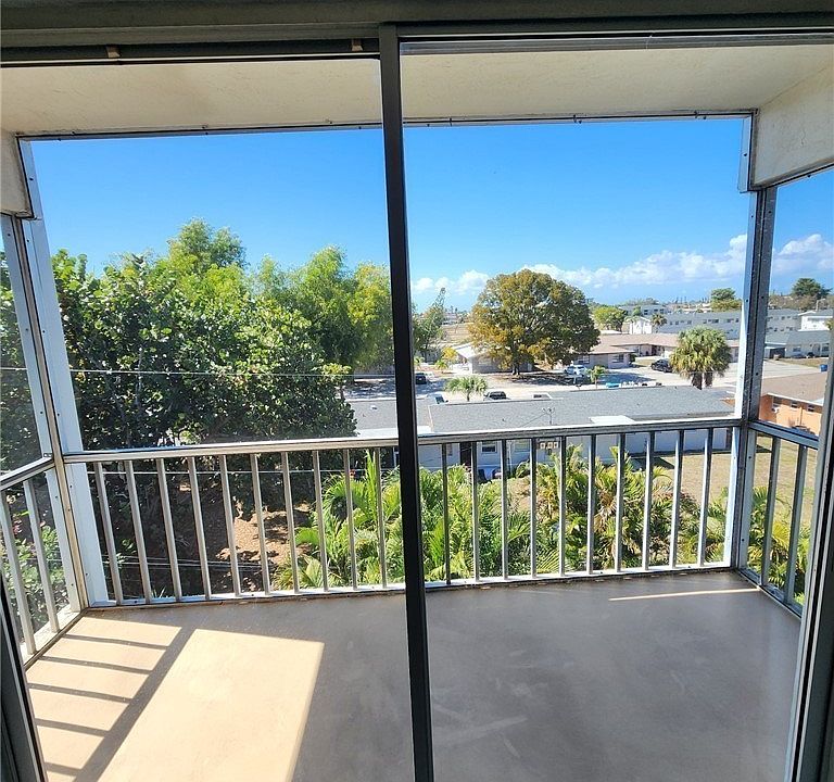 1st image of 4906 Victoria Dr APT 404