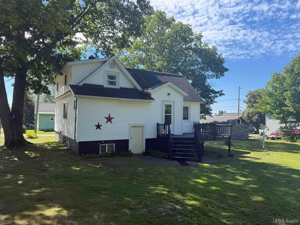341 Central St, Mohawk, MI 49950
