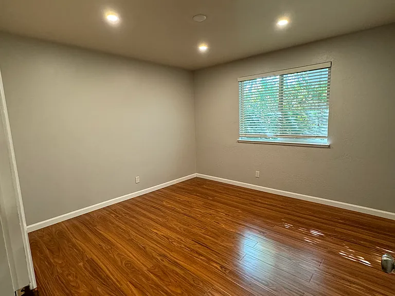529 Elm St #7 — Photo 5