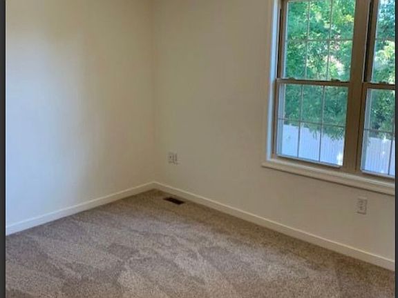 5th image of 201 Dinwiddie Ave APT 7