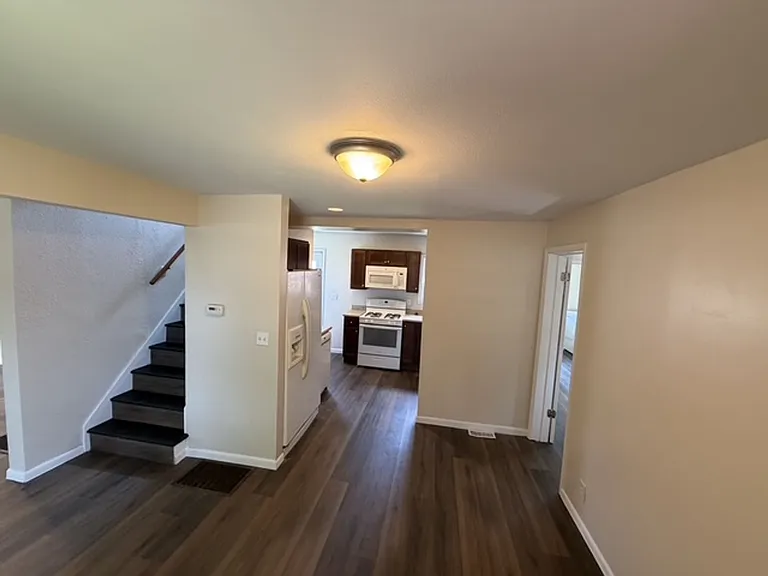 2328 N Gale Ave — Photo 3