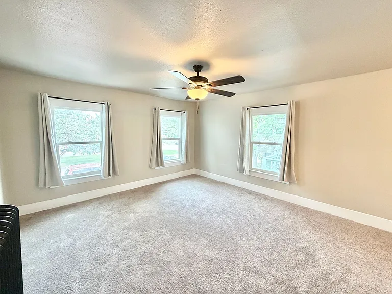 209 E Willamette Ave #1/2 — Photo 3