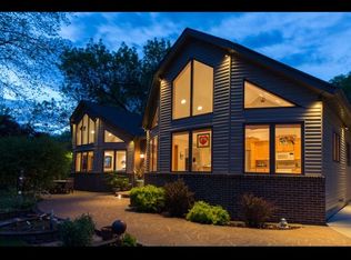 2314 Pleasant Dr, Cedar Falls, IA 50613