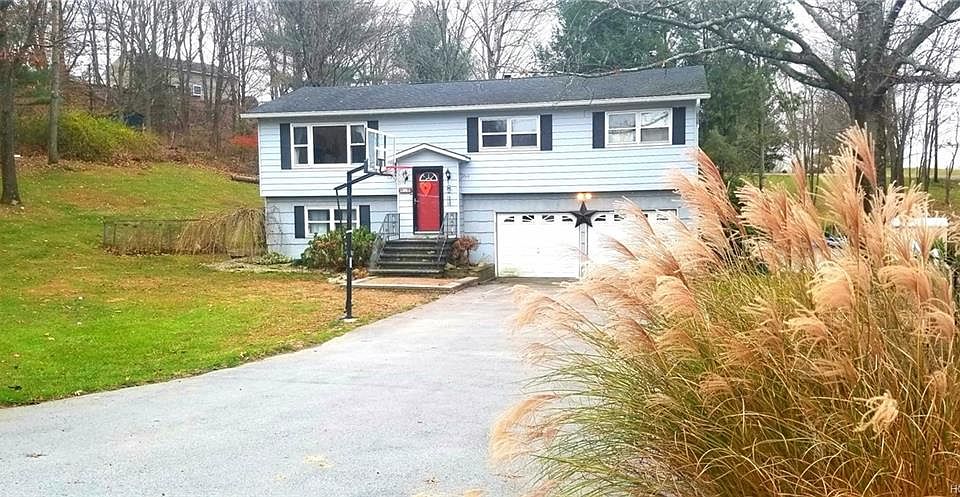 1st image of 6 Hillcrest Dr