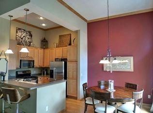 2237 Saint Johns Pl, Woodbury, MN 55129