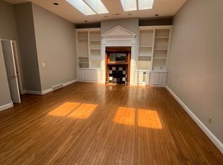 628 Sycamore St, Waterloo, IA 50703