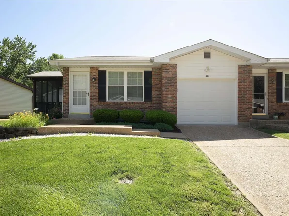 882 Woodridge Dr, Arnold, MO 63010