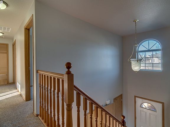 4th image of 17609 NE 27th Way