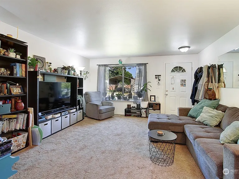 5127 61st St NE #B — Photo 8