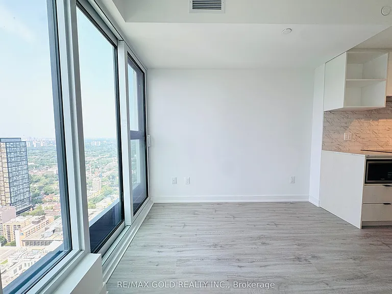 252 Church St #LPH03 — Photo 20