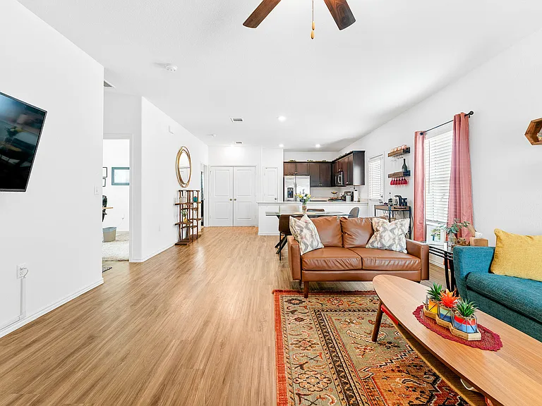 6009 Jagger Ave — Photo 2