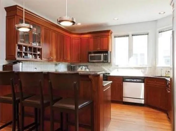 27 Tanglewood Rd, Newton Center, MA 02459