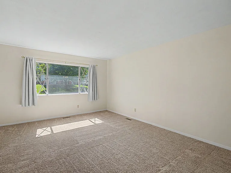 819 Gleneagle Dr — Photo 20