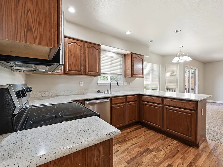 7338 Allens Park Dr — Photo 9