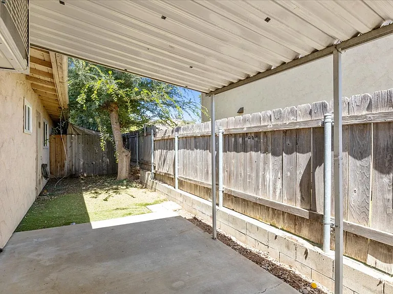 1309 S Juniper St — Photo 9