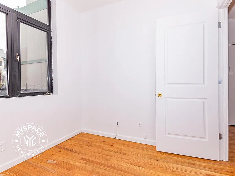 325 Kosciuszko St #1 — Photo 11