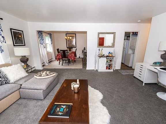 4th image of 46 Robinson Ave Floor 2