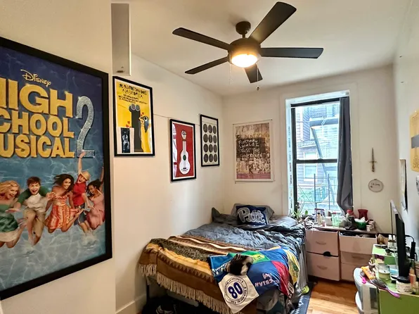 279 Kosciuszko Street image 1 of 10