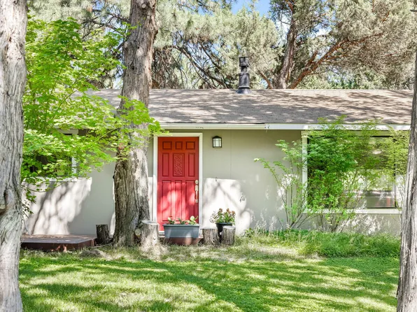 61346 Robin Hood Ln, Bend, OR 97702